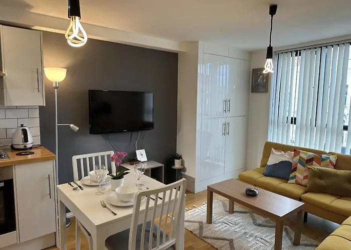 Stoke Newington Deluxe Flat